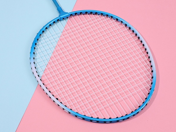 Nickel titanium memory alloy badminton racket is different from others