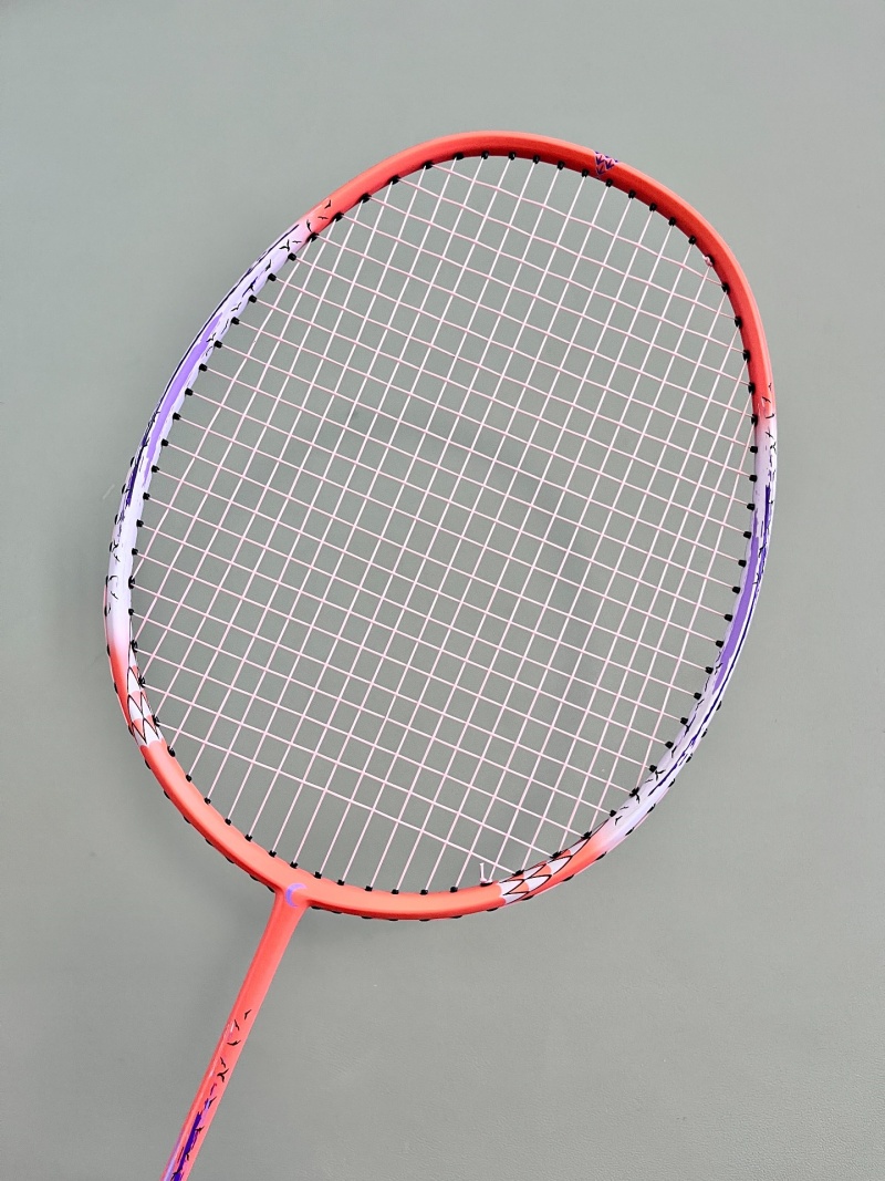 Nickel titanium memory alloy badminton racket